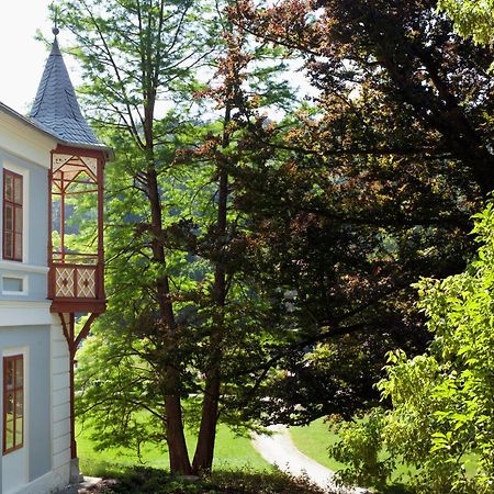 Alpska Ruze Hotel Luhačovice Kültér fotó